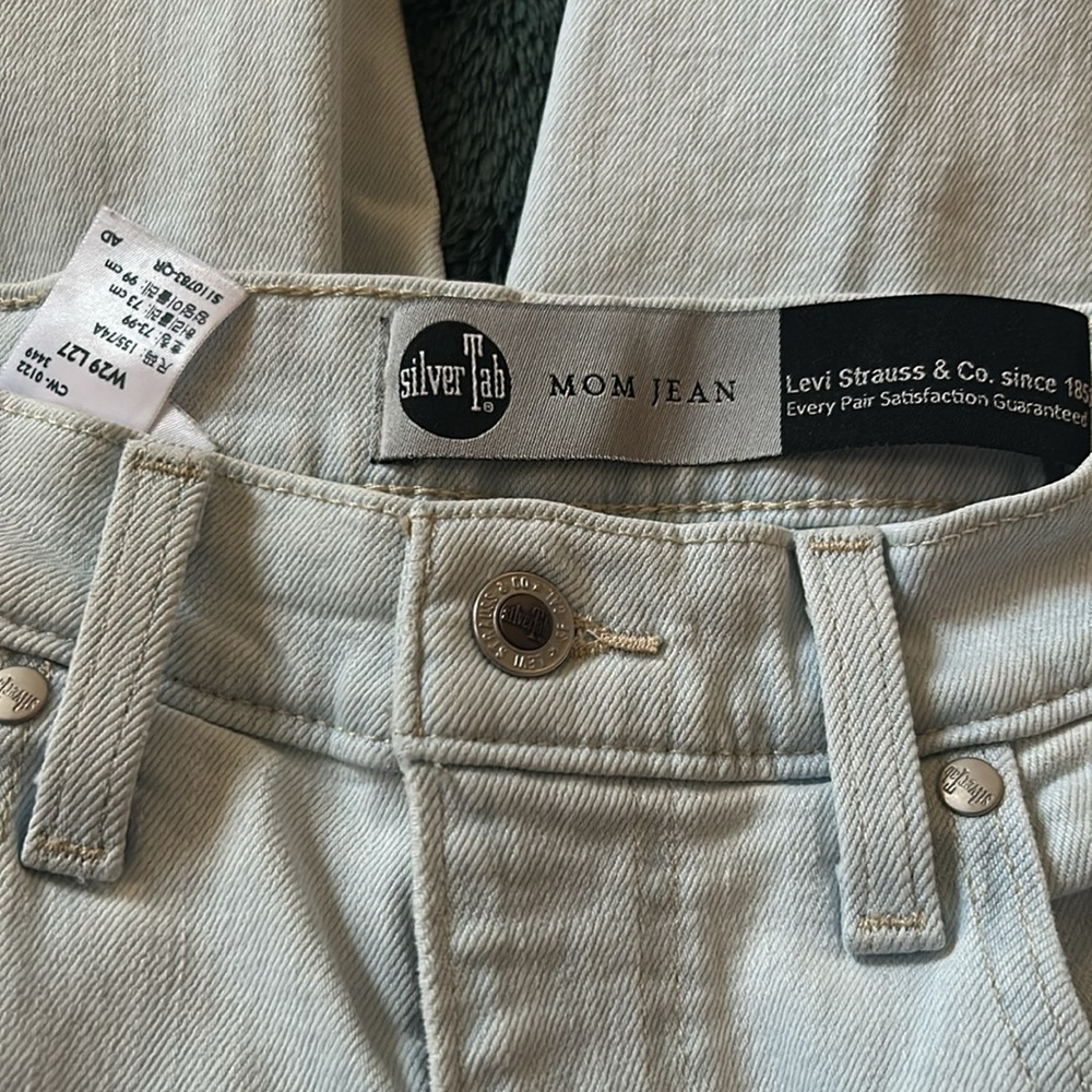Levi’s - Picture 3 of 3